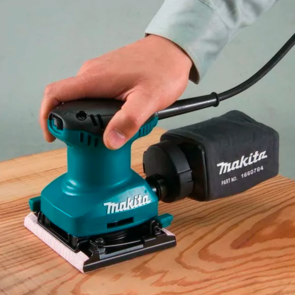 Lixadeira Orbital com Coletor de Pó 180W B04557 -Makita