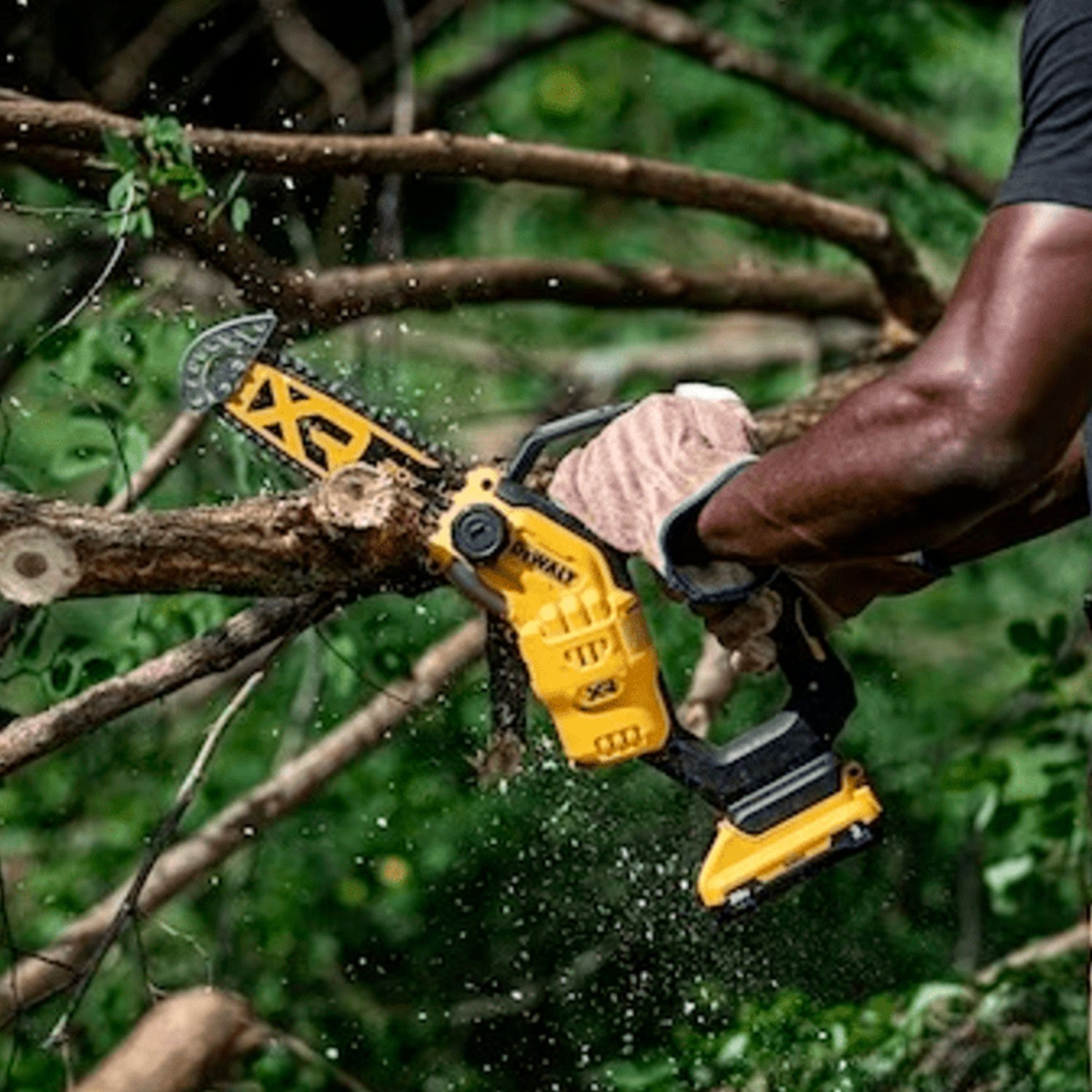 Eletroserra de Poda 8 (20Cm) Brushless 20V (Apenas Ferramenta) - Dewalt