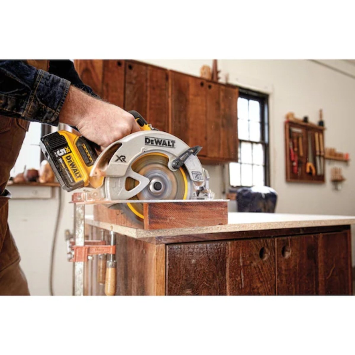 Serra Circular 1/4 DSC570BST - Dewalt